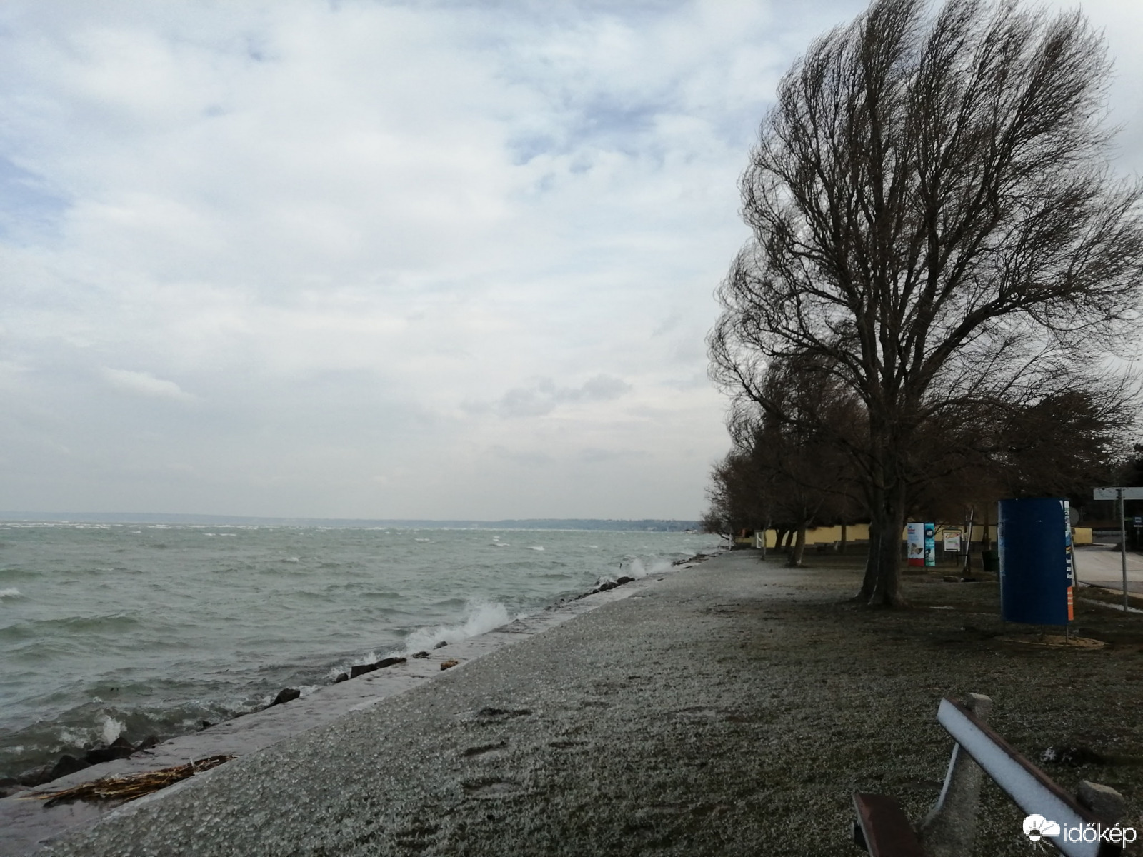 Jéggel borítja be a Balaton a déli partot