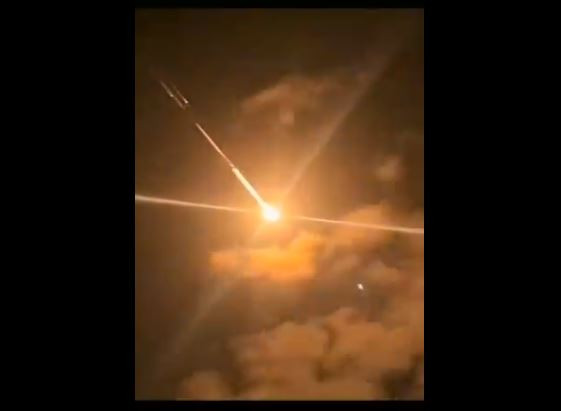 Indonézia - tűzgömb  (Twitter)