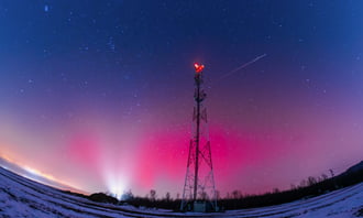 Éjszakai járat sarki fénnyel