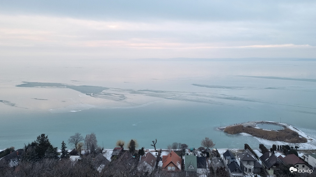 Befagyott a Balaton