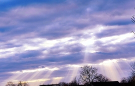 Nap a felhők mögül- Pitvaros