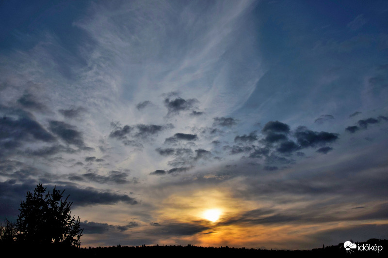 Zalaegerszeg - Naplemente felhőkkel, cirrusokkal