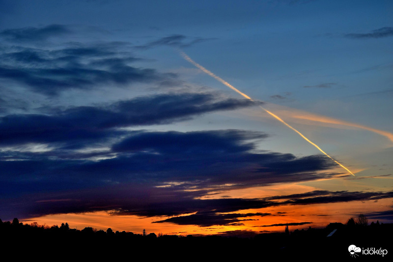 Zalaegerszeg - Alkonyati felhők naplemente után 19:17-kor9;