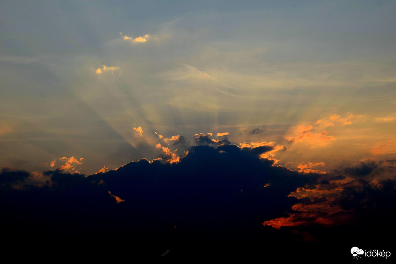 Zalaegerszeg - Tyndallos felhős naplemente