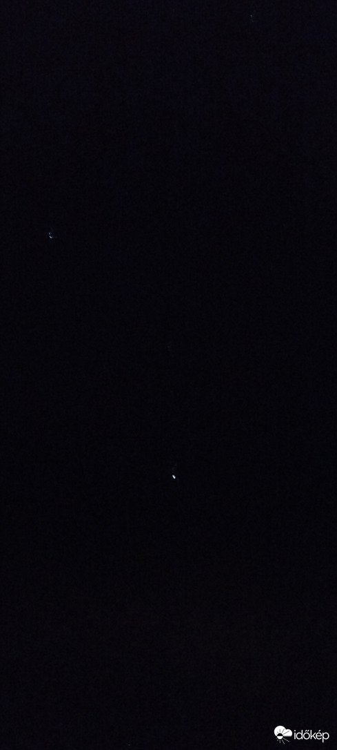 Az ISS és a Space Dragon Vác felett
