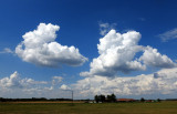 Felhők és tanya...