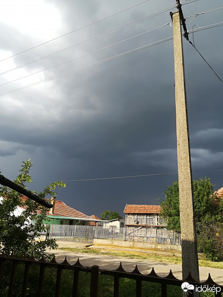 Újiráz