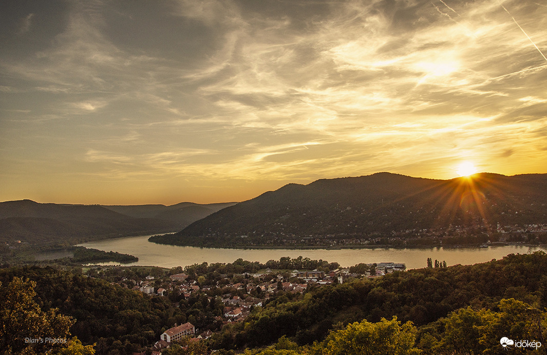 A naplemente fényeiben fürdő Visegrádi-hegység és Dunakanyar ❤️