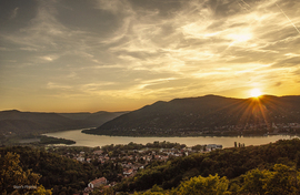 A naplemente fényeiben fürdő Visegrádi-hegység és Dunakanyar ❤️