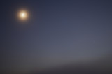 Holdsarló, Jupiter, Szaturnusz együttállás a köd fölött