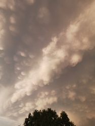 2021. Július Mammatus felhőképződmények 