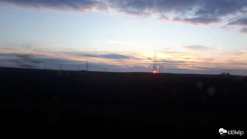 Naplemente  Távolból