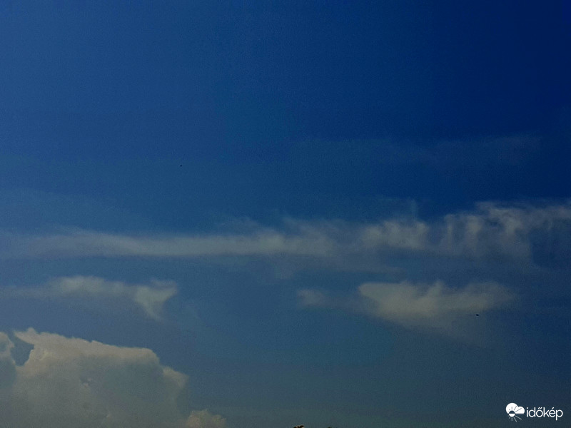 Cirrus virga3+üllősödni készülő cumulunimbus