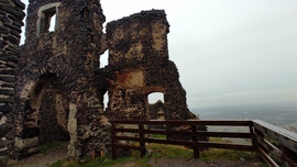 Párás látkép a Somlói várból