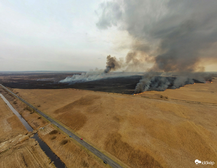 Hatalmas terület vált a lángok martelèkává Sármelléken