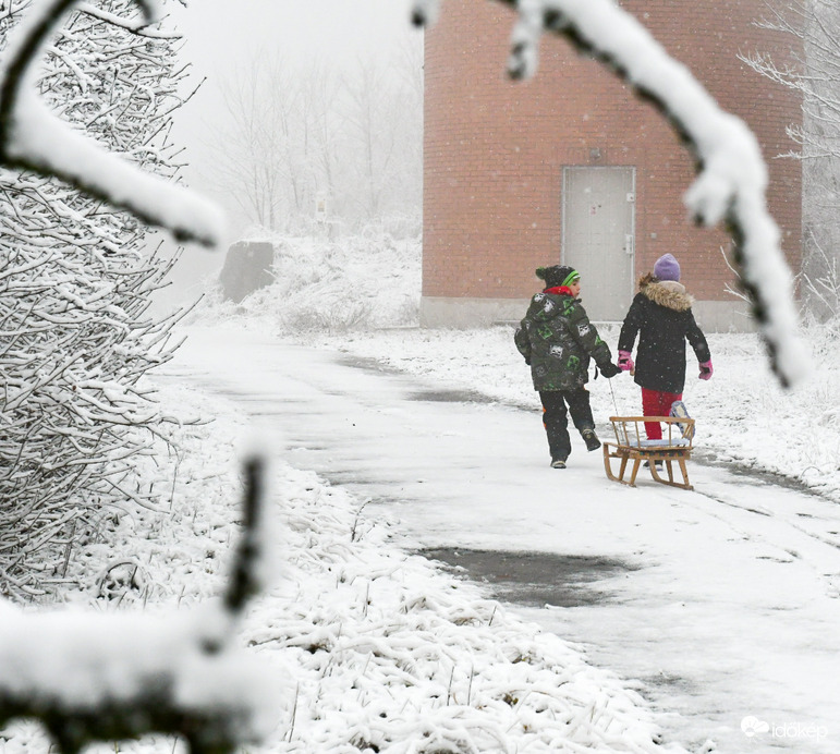 A kevésnek is tudni kell örülni :) 