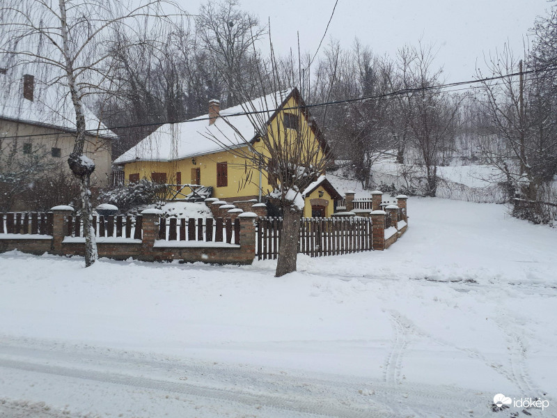 Szépen gyarapodik a hó! :) 
