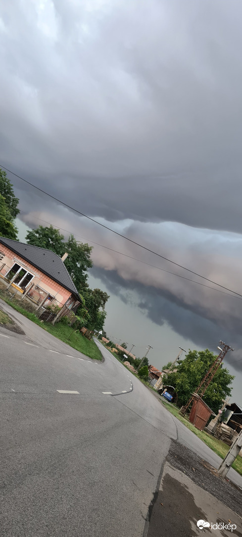 Peremfelhő