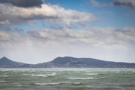 Porzó Balaton tegnap az erősen viharos szélben