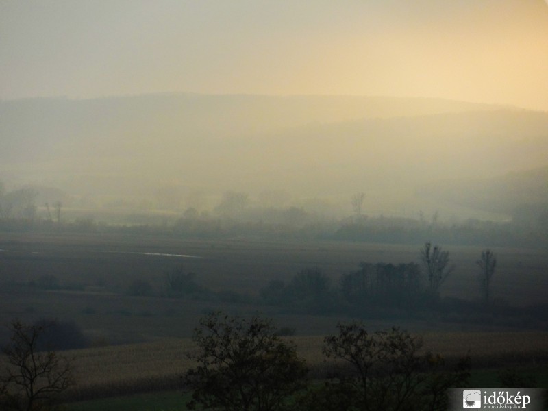 Napsütötte ködfoltok