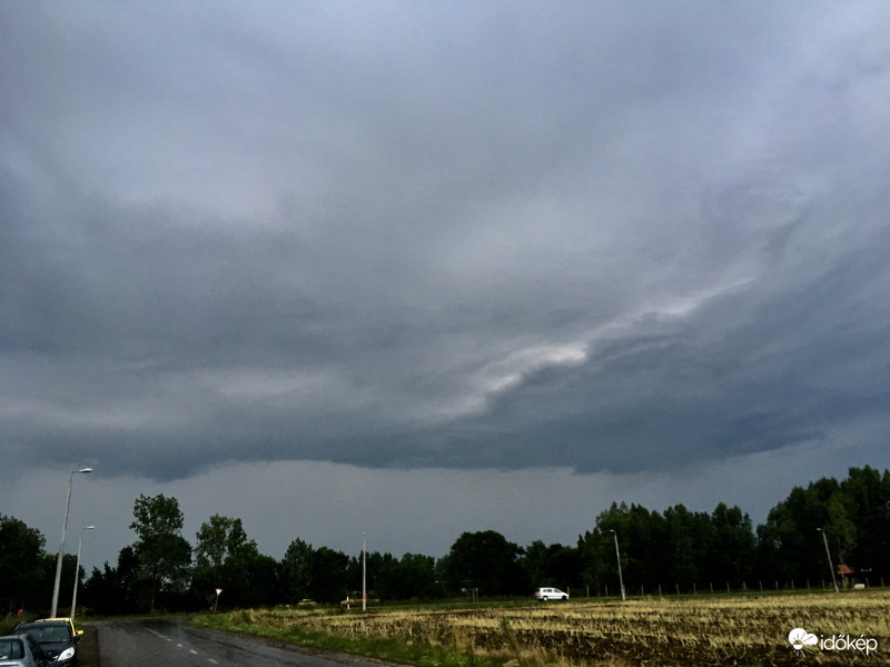 Zivatar érkezése Maklárra