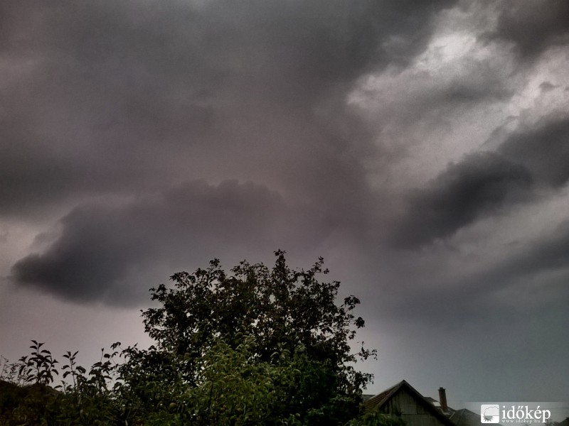 Hidegcseppes szeptemberi zivatar