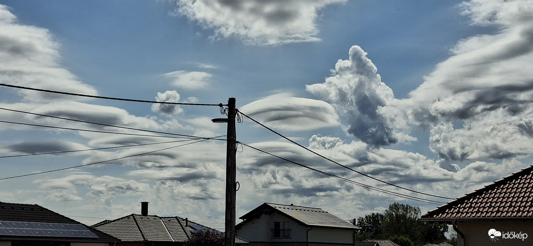 UFO felhők Ballószög felett
