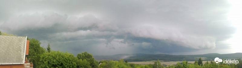 peremfelhő Pilisszántóra érkezik