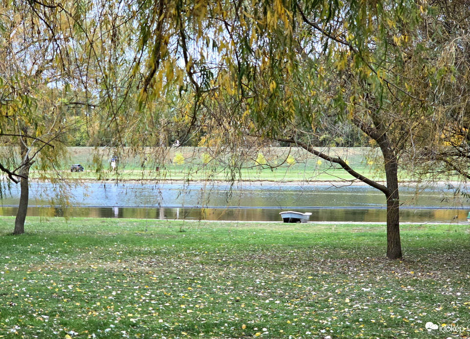 Őszi part
