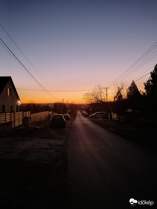 Napnyugta a Bercsényi utcából