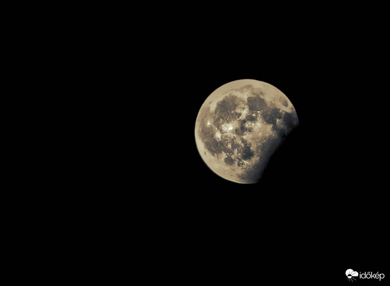 Részleges holdfogyatkozás