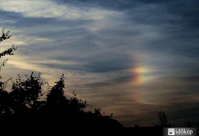 Tegnap esti, kis jobbos