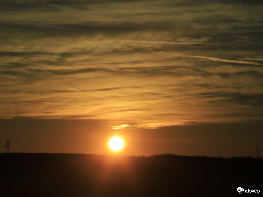 Az év első naplementéje a faluban