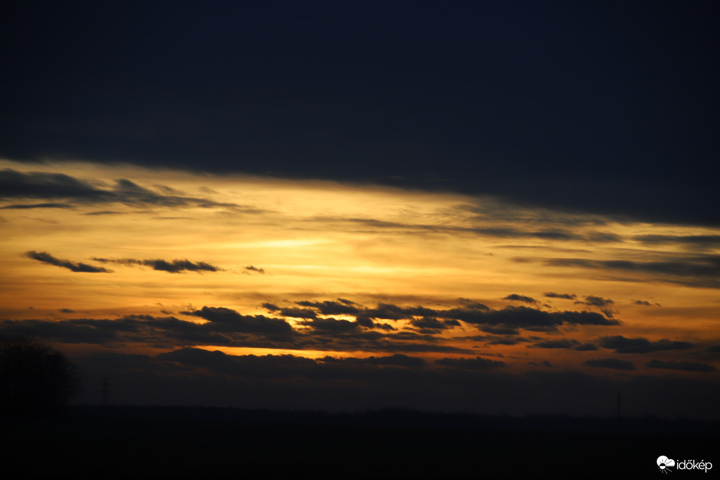 Sejtelmes naplemente 