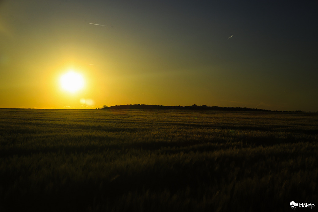 Aranyórás naplemente 