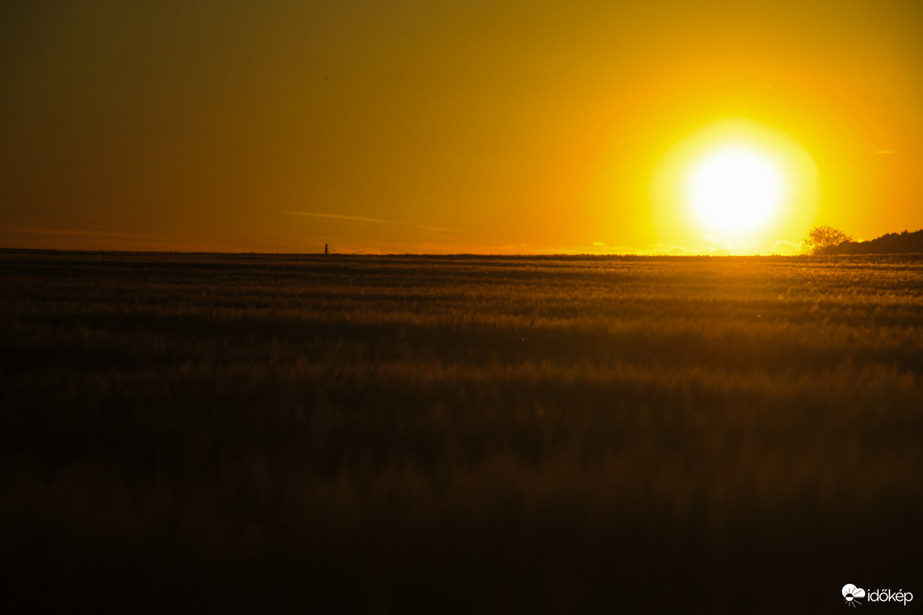 Aranyórás naplemente 