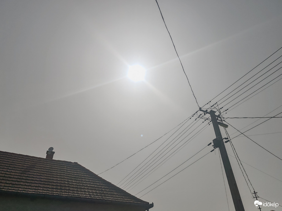 Szaharai poros napsütés 