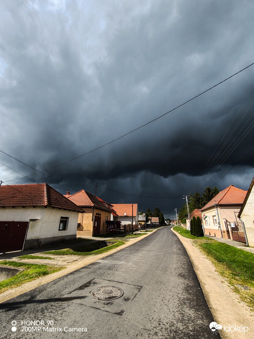 Világvége hangulatú 