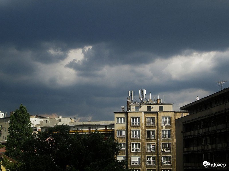 Vihar előtt