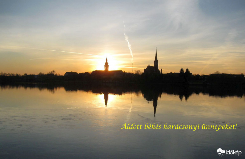 Áldott békés ünnepeket kívánok minden természet szerető (fotósnak/észlelőnek/) Időkép közösségének!