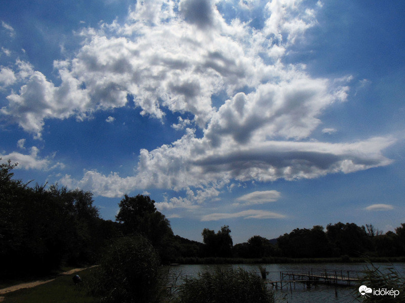 Délelőtti felhővarázs