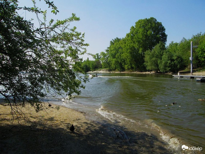 Elment egy csónak..