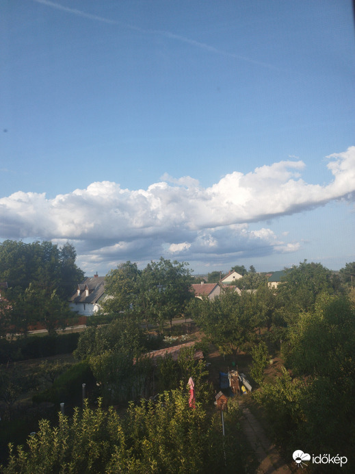 Atkár