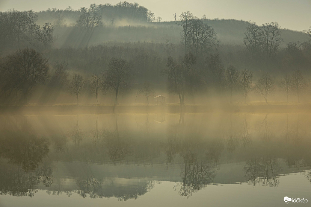 A tó ébredése...