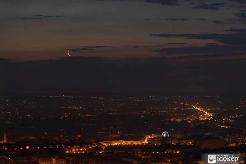 Kelő Hold és Vénusz a Széchenyi-hegyről nézve