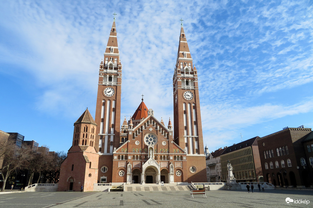 SZEGED-DÓM