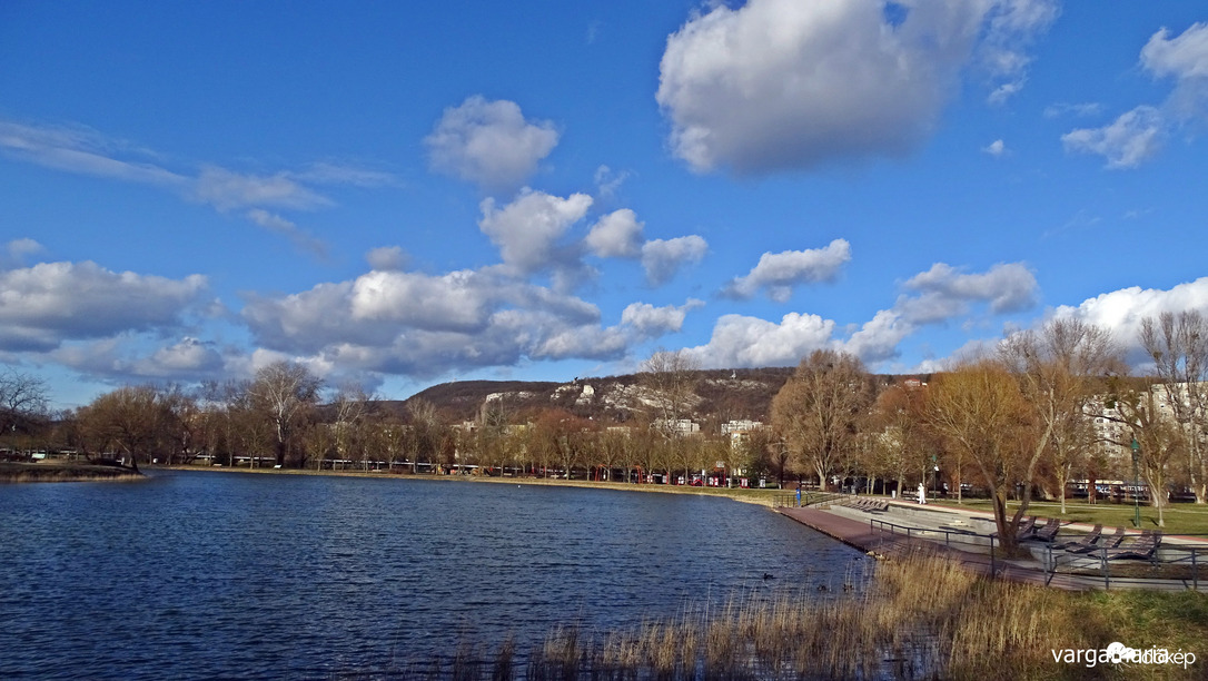 Tatabánya Csónakázó tó