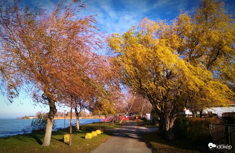 Ősz a Balatonnál