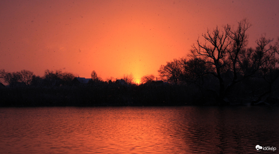 Napkelte havazás közben