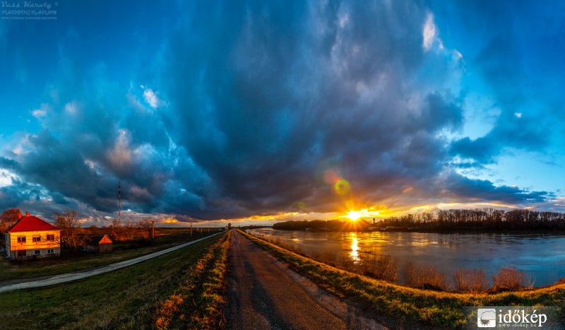 Ítéletnapi fények a Tiszán